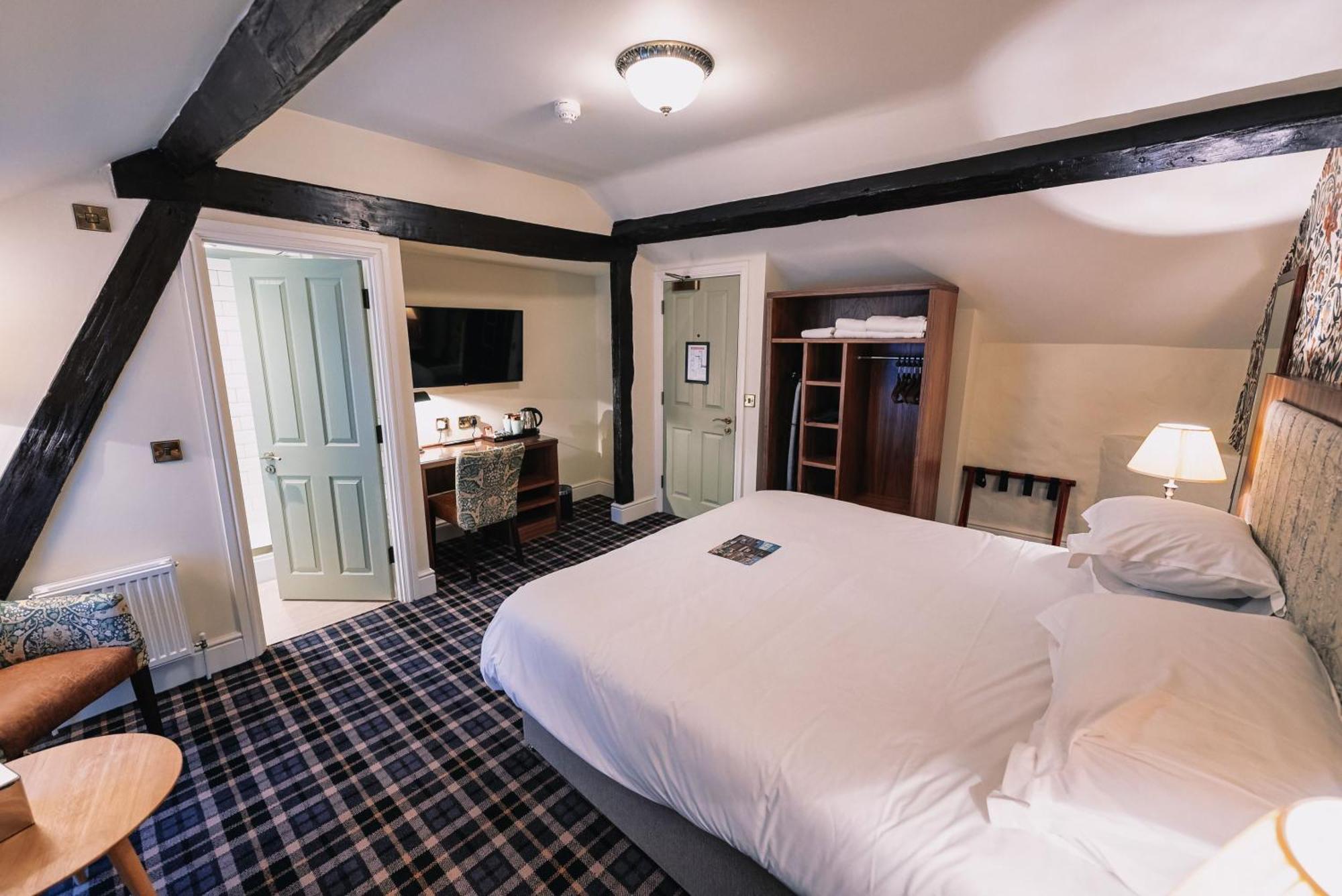 The Bull And Townhouse, Beaumaris- The Inn Collection Group Room photo